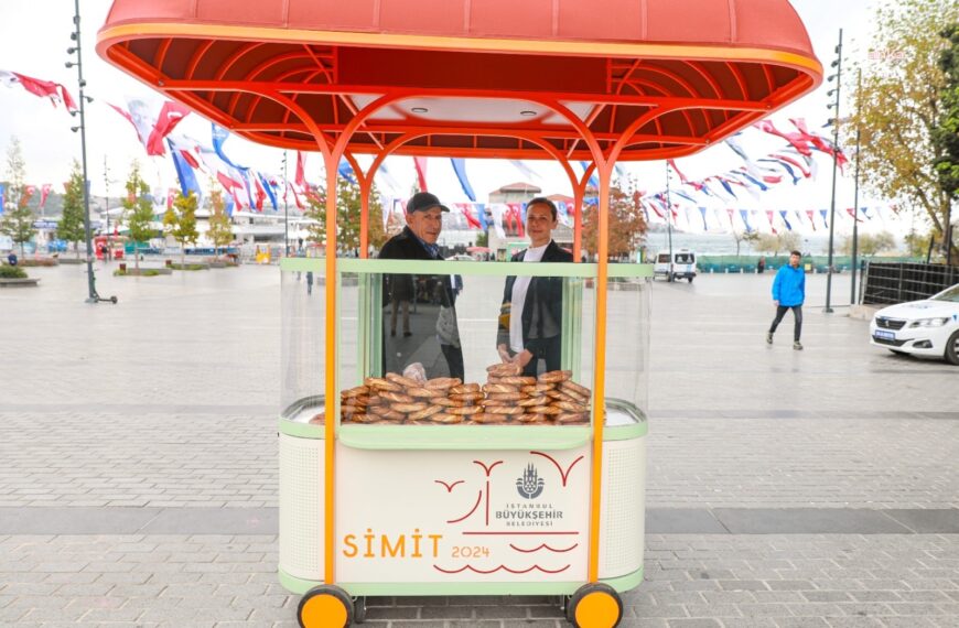 İstanbul’da güneş enerjili simit arabası