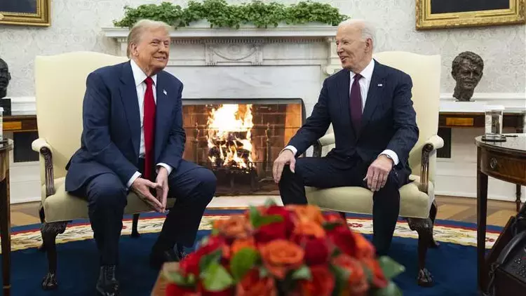 Trump ve Biden bir araya geldi