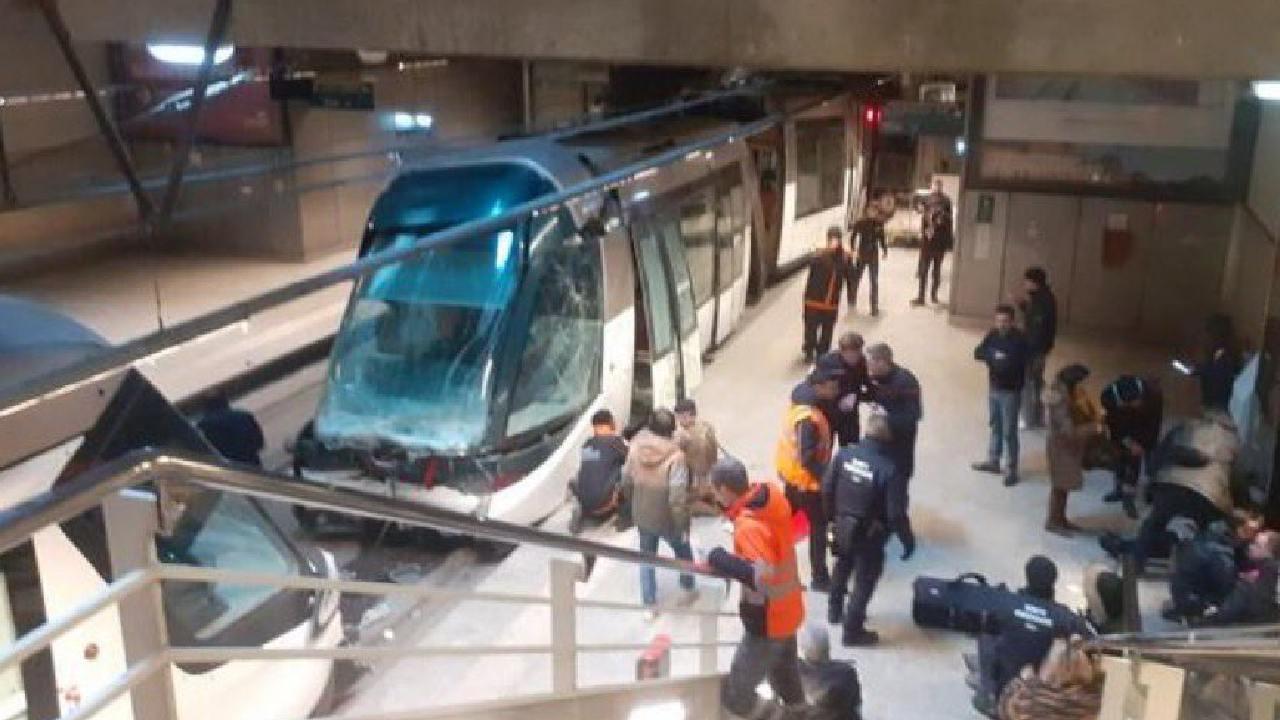 2 metro treni çarpıştı; Onlarca yaralı var