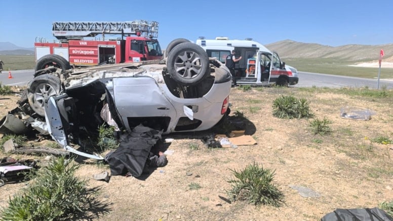 Van’da katliam gibi kaza: 4 ölü, 2 yaralı