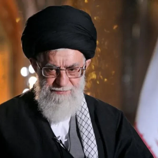 Hamaney, İsrail ve ABD’ye karşı İran halkının zaferini ilan etti