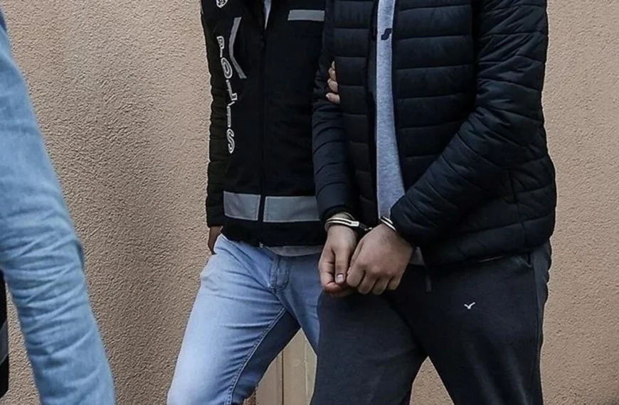 Şehitlerimize hakaret eden pislik tutuklandı