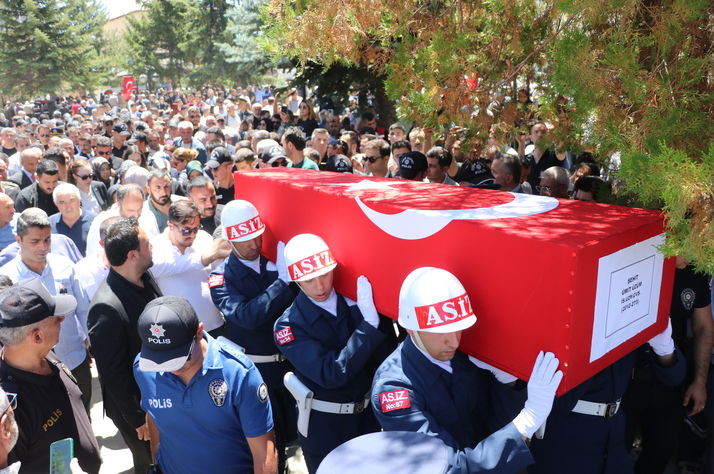 Türkiye şehitlerini uğurladı